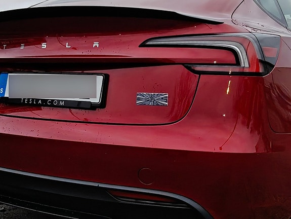 Tesla Model 3 11 of 25