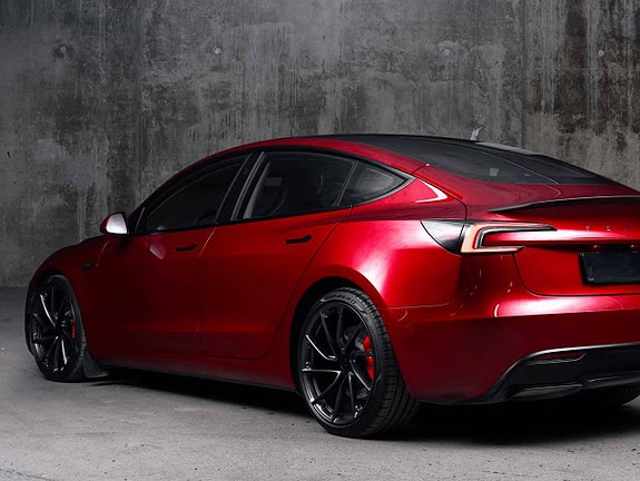Tesla Model 3 19 of 25