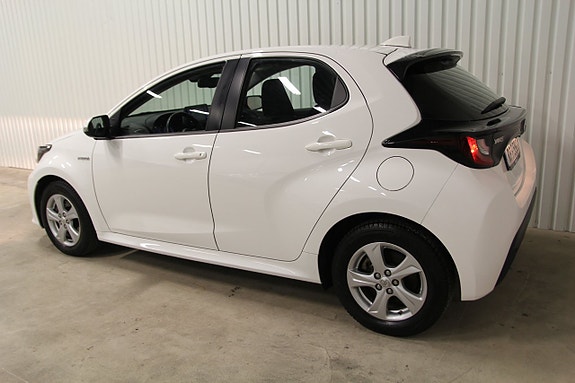 Toyota Yaris 3 of 24