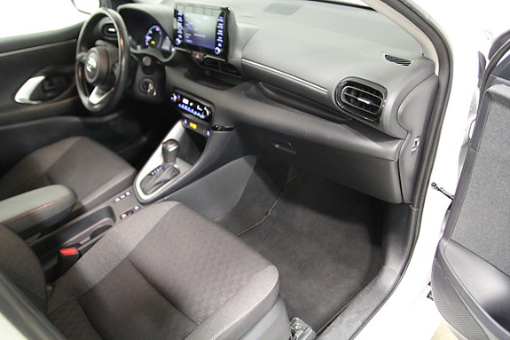 Toyota Yaris 14 of 24
