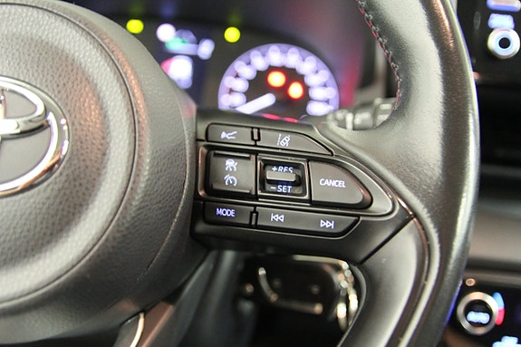 Toyota Yaris 16 of 24