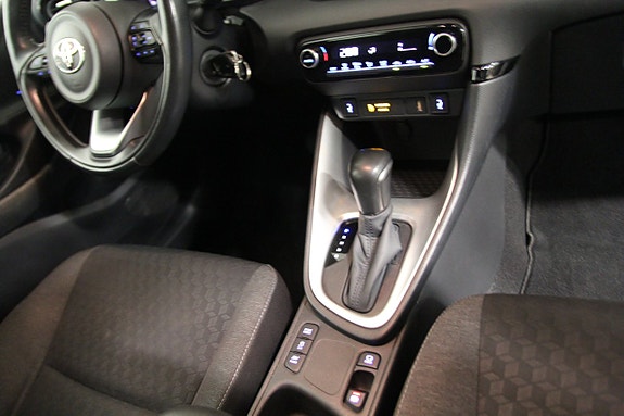 Toyota Yaris 19 of 24
