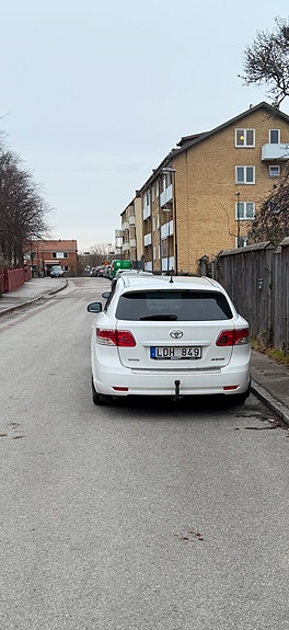 Toyota Avensis 3 of 3