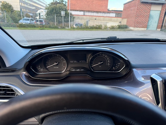 Peugeot 2008 8 of 9