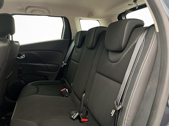 Renault Clio 21 of 25