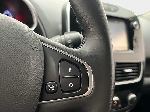 Renault Clio 14 of 25