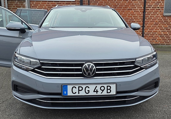 Volkswagen Passat 8 of 15