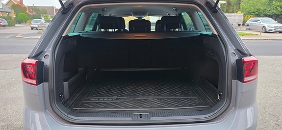 Volkswagen Passat 11 of 15