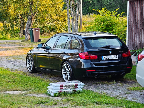 BMW 328i 3 of 7
