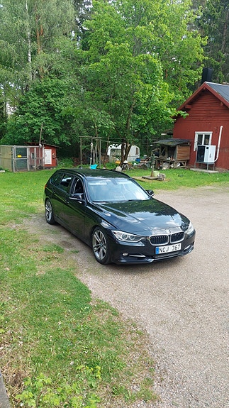 BMW 328i 2 of 7