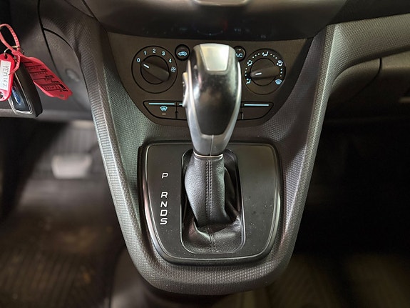 Ford Transit Connect 10 of 15