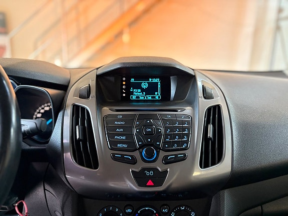 Ford Transit Connect 15 of 15