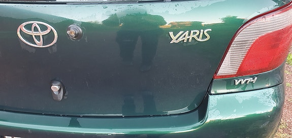 Toyota Yaris 6 of 9