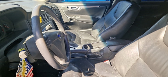 Volvo S60 4 of 5