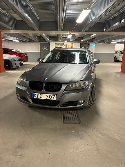 BMW 318d 2 of 4