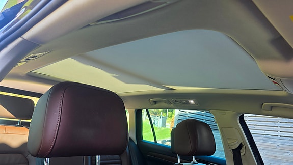 Volkswagen Passat 16 of 18