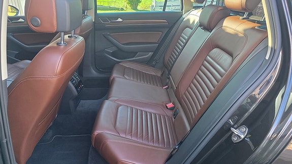 Volkswagen Passat 9 of 18
