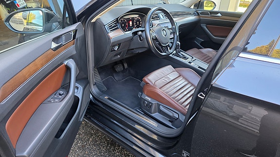 Volkswagen Passat 6 of 18