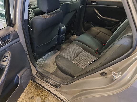 Toyota Avensis 8 of 10