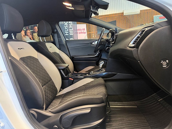 Kia ProCeed 9 of 30