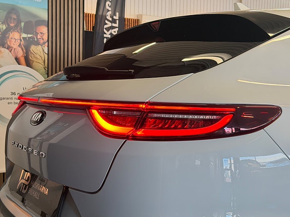 Kia ProCeed 8 of 30