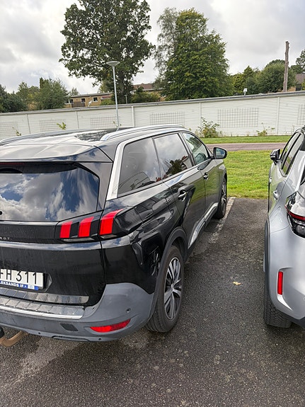 Peugeot 5008 3 of 12