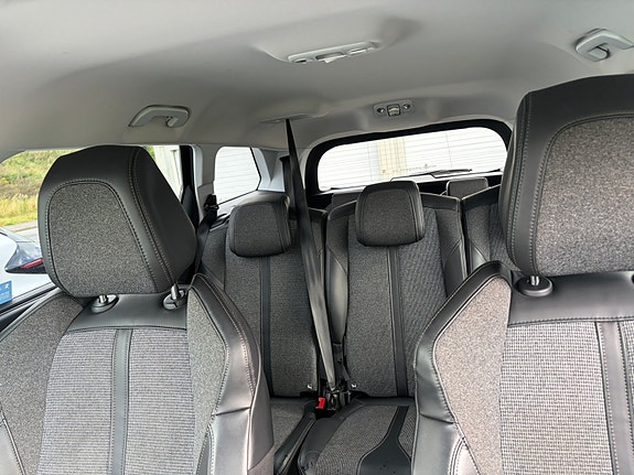 Peugeot 5008 7 of 12
