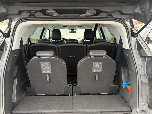 Peugeot 5008 9 of 12