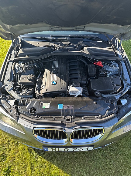 BMW 530i 8 of 17