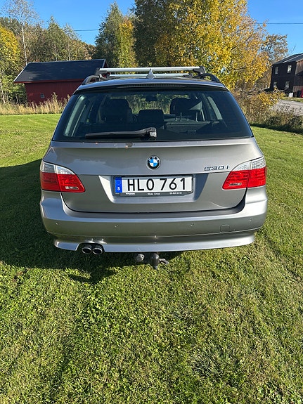 BMW 530i 4 of 17