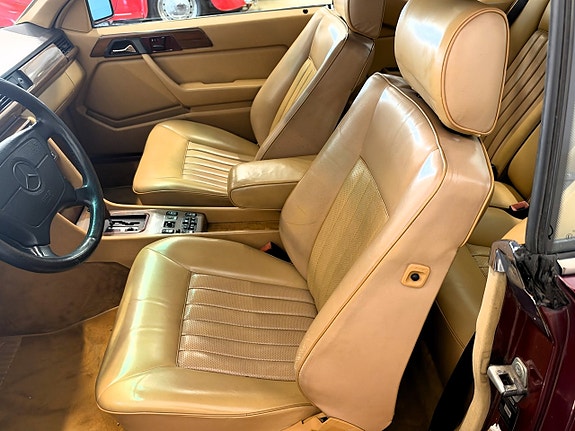 Mercedes-Benz 300 CE 8 of 16