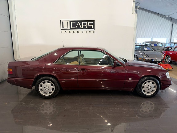 Mercedes-Benz 300 CE 2 of 16