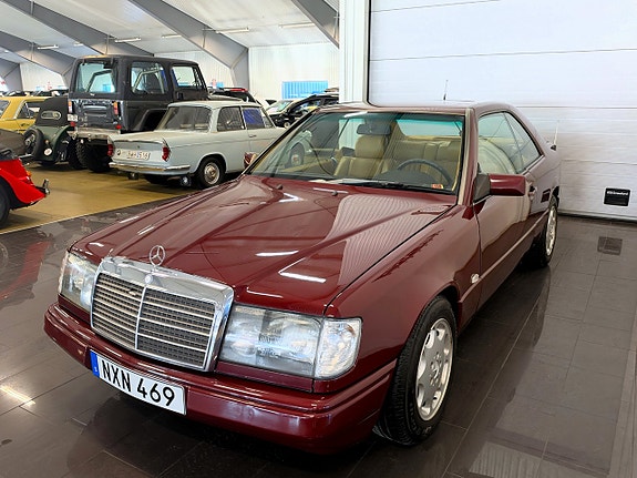 Mercedes-Benz 300 CE 6 of 16