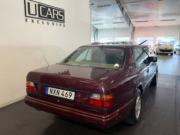 Mercedes-Benz 300 CE 3 of 16