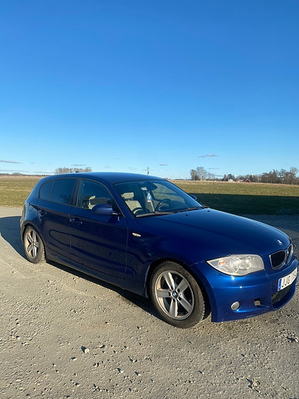 BMW 120d 2 of 4