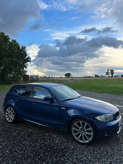BMW 120d 3 of 4
