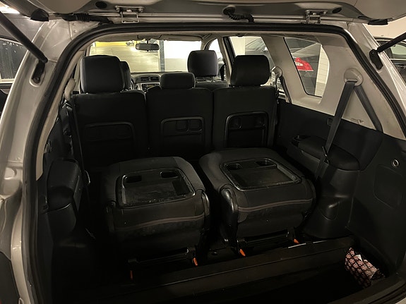 Toyota Avensis Verso 8 of 8