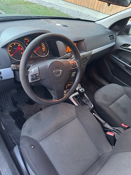 Opel Astra 24 of 24