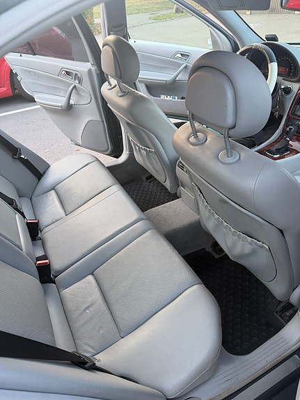 Mercedes-Benz C180 8 of 15