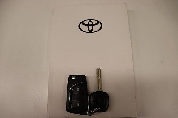 Toyota Yaris 20 of 20