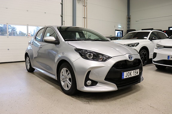 Toyota Yaris 2 of 20