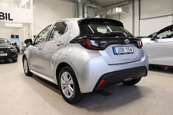 Toyota Yaris 4 of 20
