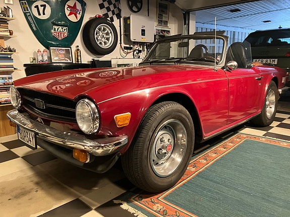 Triumph TR6 3 of 4