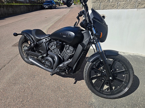 INDIAN SCOUT ROGUE 2 of 3