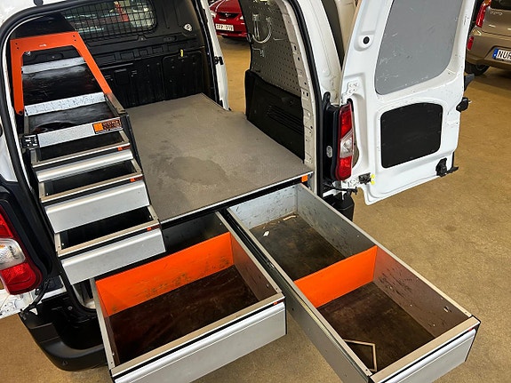 Peugeot Partner 8 of 30