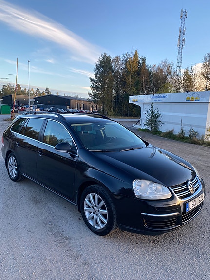 Volkswagen Golf V 2 of 15