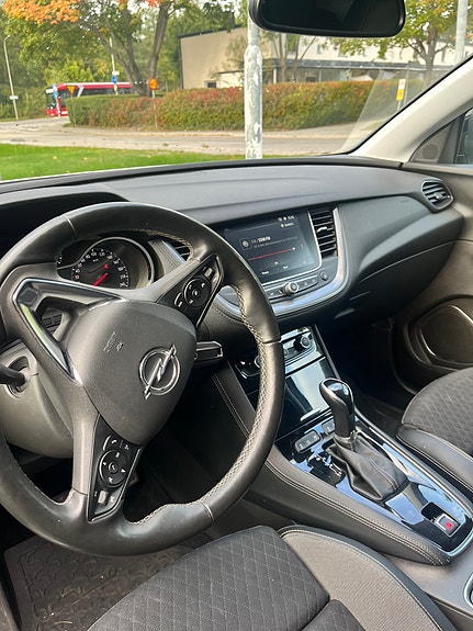 Opel Grandland X 4 of 6