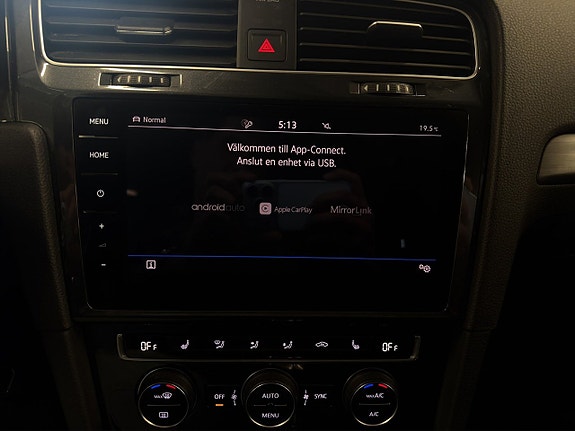 Volkswagen e-Golf VII 16 of 22