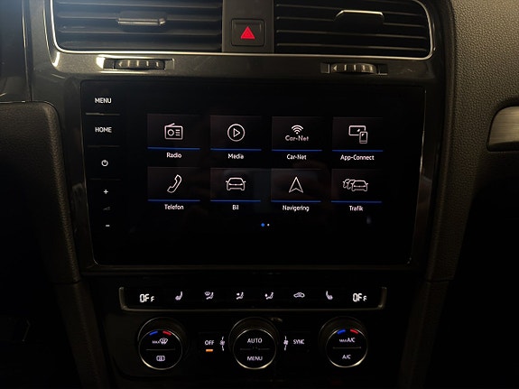 Volkswagen e-Golf VII 15 of 22