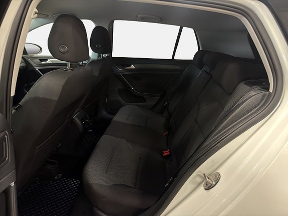 Volkswagen e-Golf VII 17 of 22